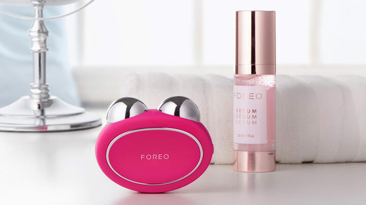 FOREO BEAR device and SERUM SERUM SERUM